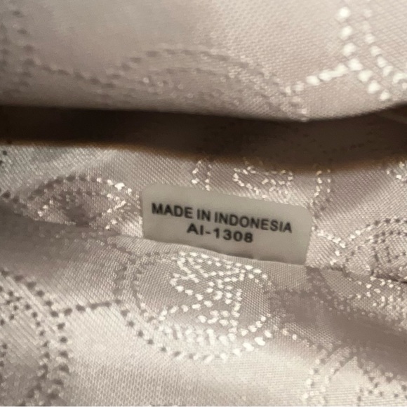 Michael Kors magenta purse - Picture 9 of 12